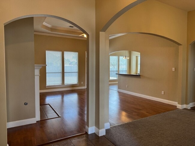 Building Photo - Beautiful 4 Bed/3 Bath Home For Lease In Z...
