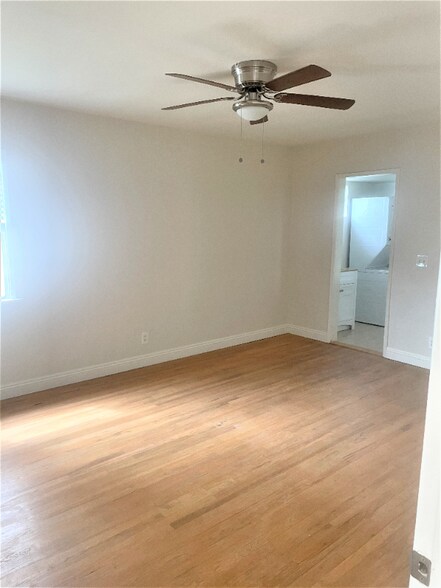 Building Photo - 506 Avenida Victoria