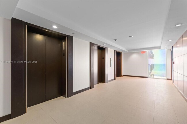 Building Photo - 5701 Collins Ave