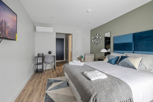 Building Photo - 89 Cottage St