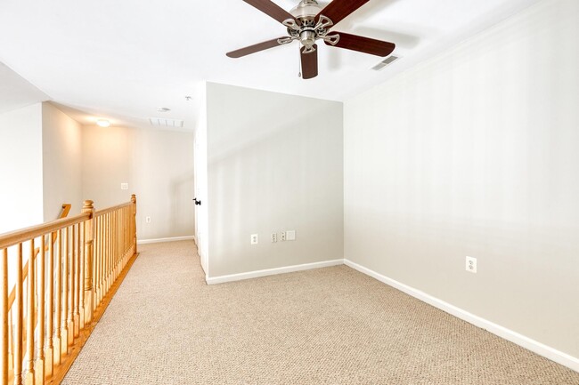Building Photo - 400 Symphony Cir