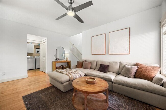 Building Photo - Beautiful 3 bed 2.5 bath home