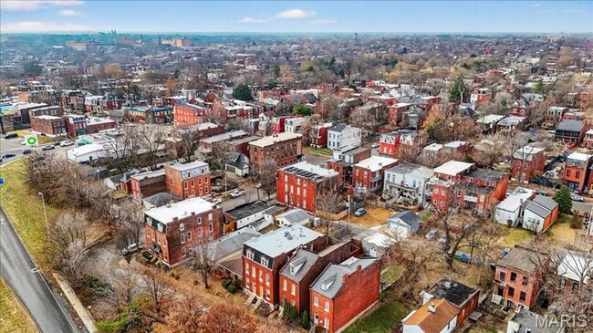 Building Photo - Benton Park home.