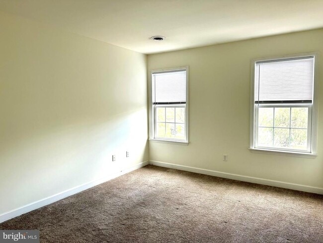 Building Photo - 207 Springmont Dr