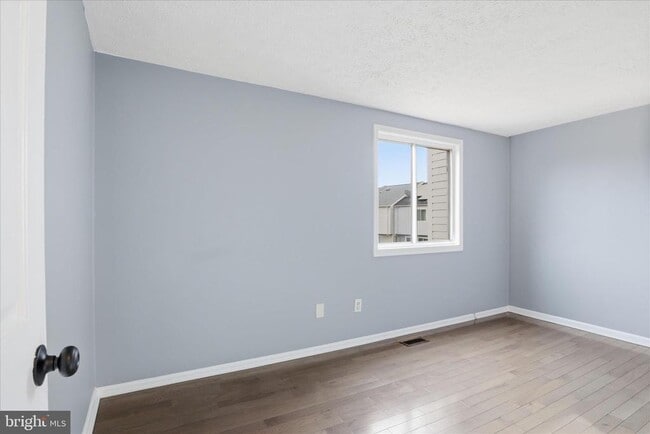 Building Photo - 8418 White Feather Ct