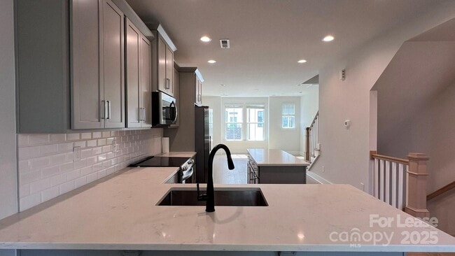 Building Photo - 608 Old Dominion Dr