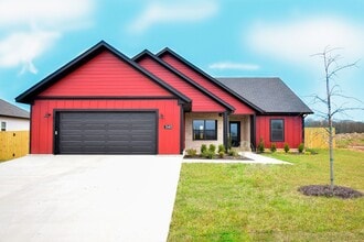 Building Photo - 4 Bedroom 2 Bathroom Home In Farmington, AR.