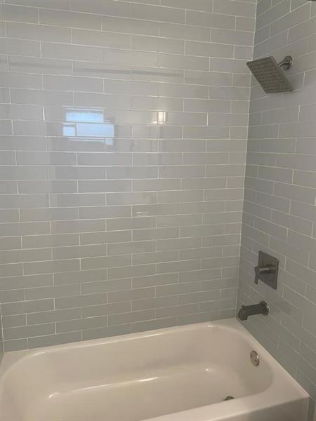 Building Photo - 732 SE 15th St