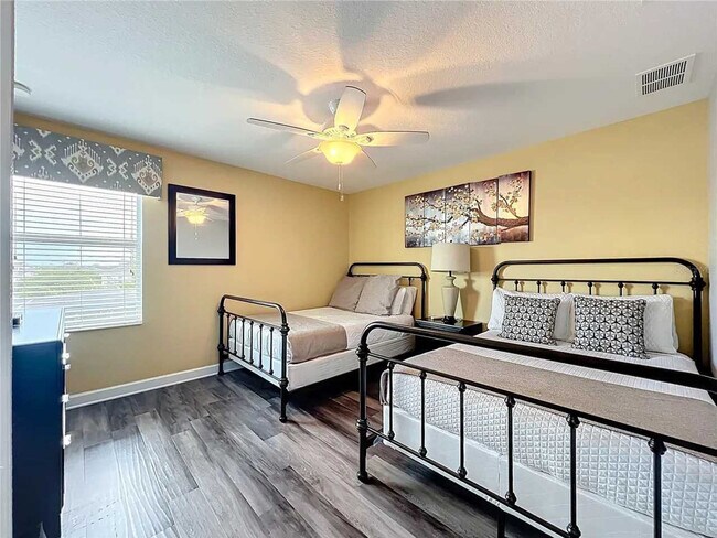 Building Photo - 9048 Sand Trap Dr