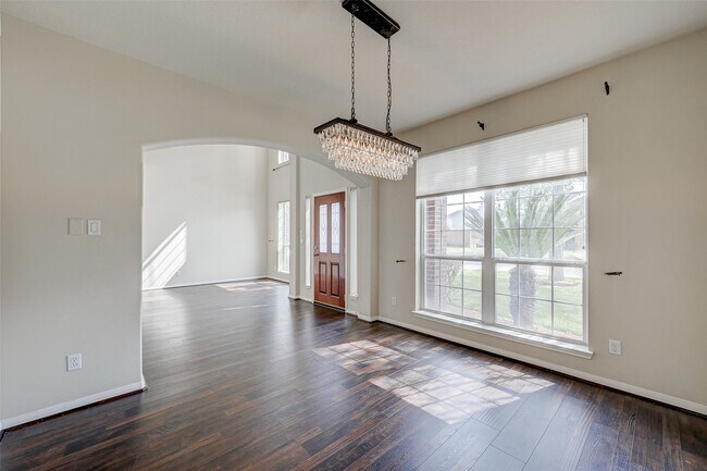 Building Photo - 11205 Sunlit Bay Dr