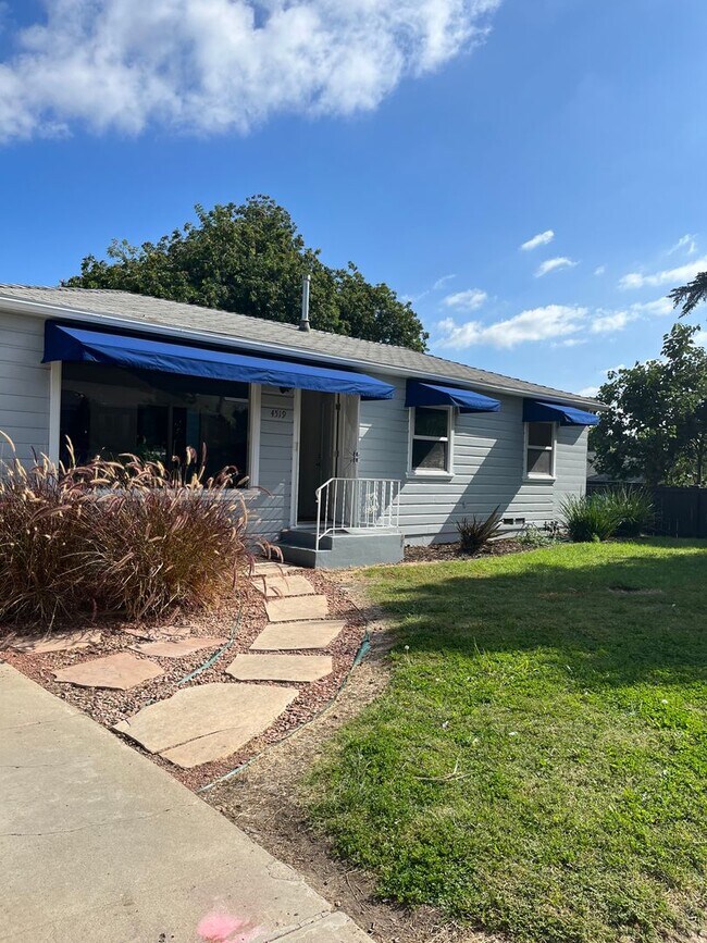 Primary Photo - Lovely Single Story Home