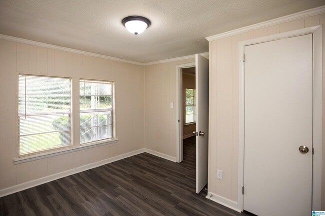 Building Photo - 1133 7th Ave