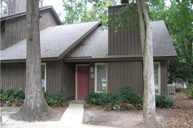 Building Photo - Available Mid MAY -Newly Remodeled, 2 Bedroom, 2.5 bath townhome in Vernon River Plantation.