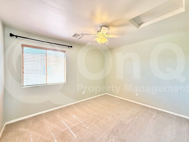 Building Photo - 3318 E Pinot Noir Ave