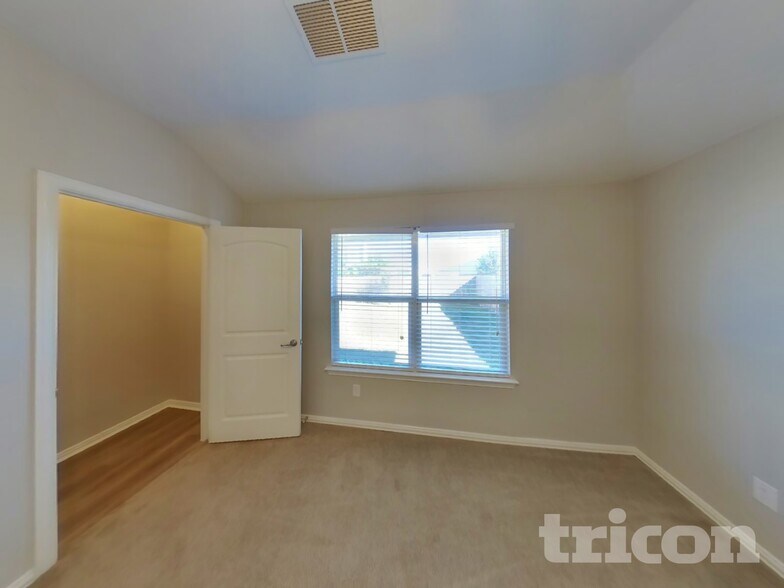 Building Photo - 1224 Camden Yard Dr