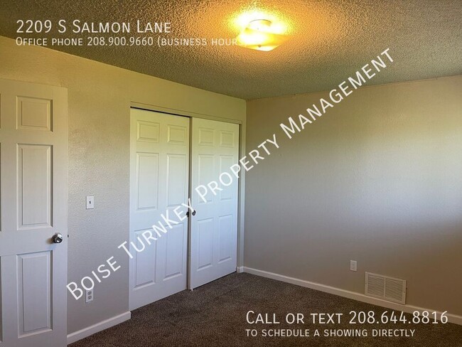 Building Photo - 2209 S Salmon Ln