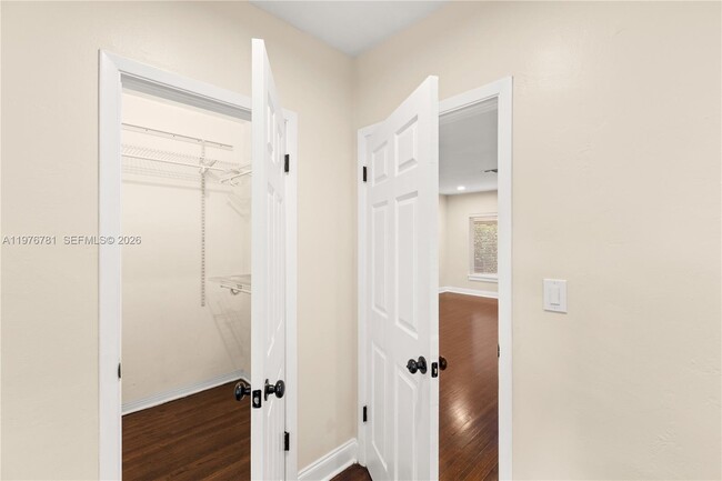 Building Photo - 140 Santander Ave