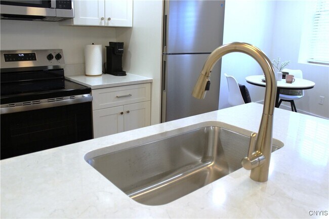 Building Photo - 110 Hotel St