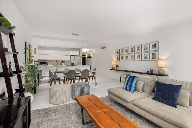 Building Photo - 101 Crandon Blvd