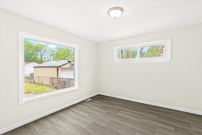 Building Photo - 20481 Delaware Ave