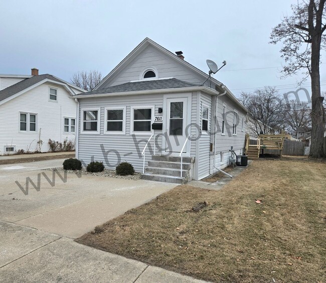 Building Photo - Newly Remodeled Home