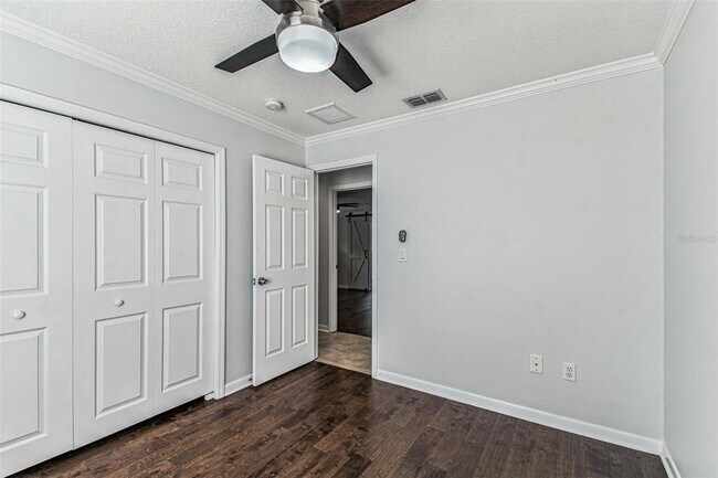 Building Photo - 3122 W Hartnett Ave