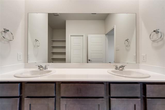Building Photo - 6333 Crownmere Dr