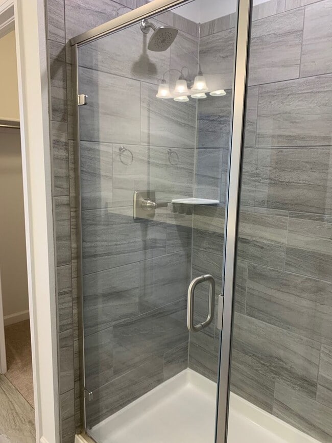 Building Photo - Beautiful Townhome In Monument With Two Ma...