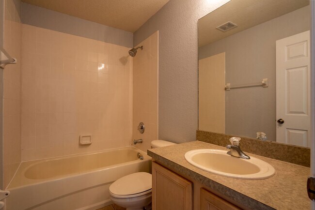 Building Photo - 3212 Holderness Dr