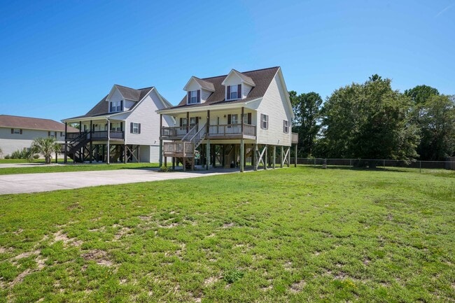 Building Photo - Charming 3-Bedroom Home with Coastal Count...