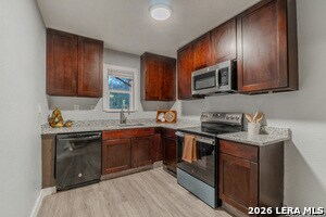 Building Photo - 210 Greenhaven Dr