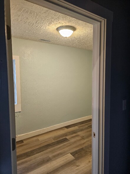 Building Photo - 112 S Virginia St