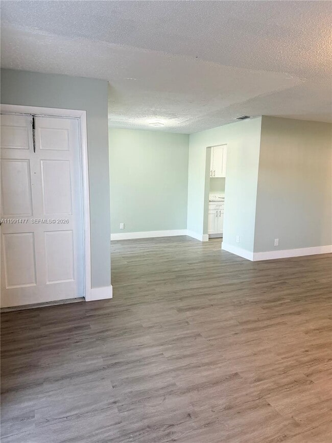 Building Photo - 804 SW 73rd Ave