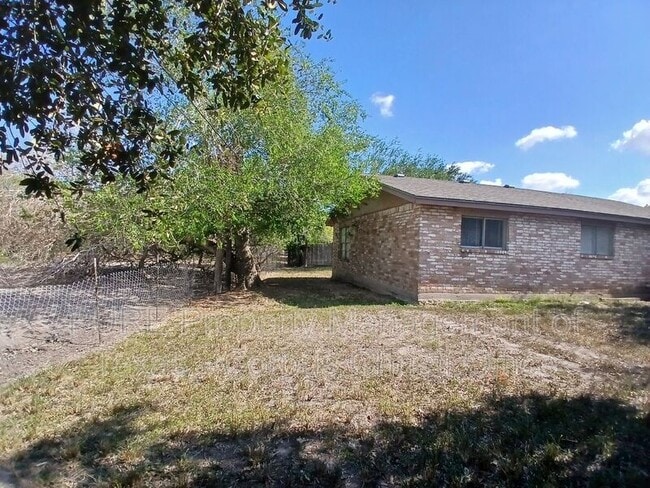 Building Photo - 4029 Brownwood Cir