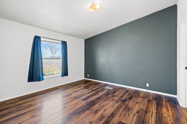 Building Photo - Country Living with a Huge Shop - 3BR on Acreage, Livestock Welcome!