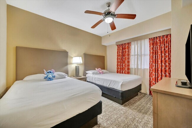 Building Photo - 12562 International Dr