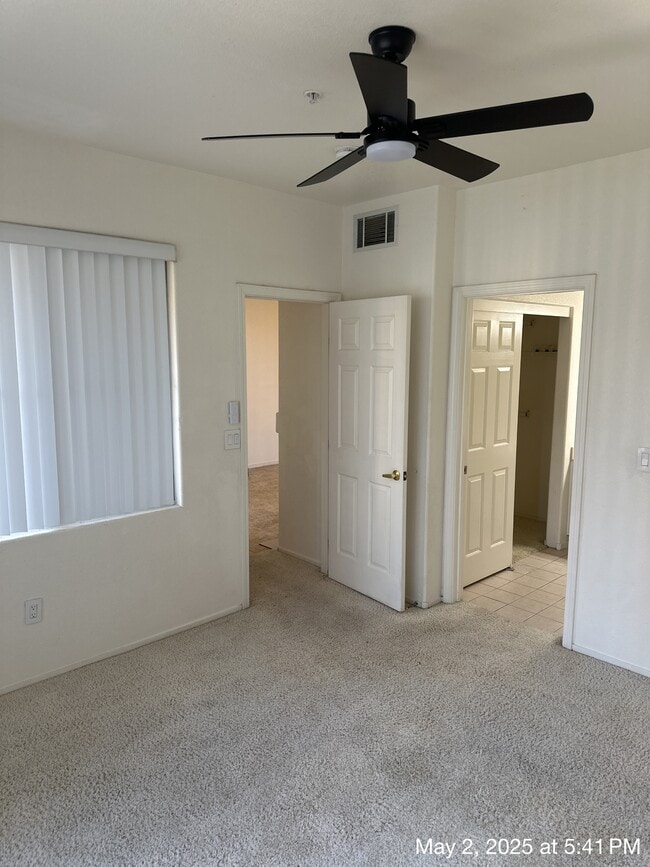 Building Photo - 7119 N Durango Dr