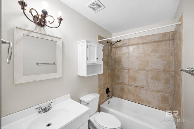 Building Photo - 358 Pecan Ave