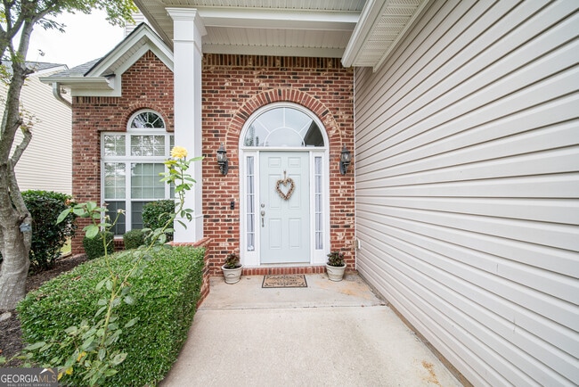Building Photo - 334 Stillwood Dr