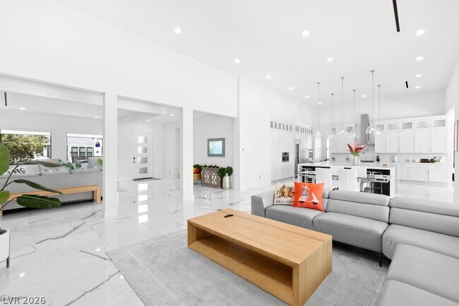 Building Photo - 4315 N Dapple Gray Rd