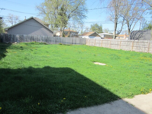 Building Photo - 4550 Lilac Ave