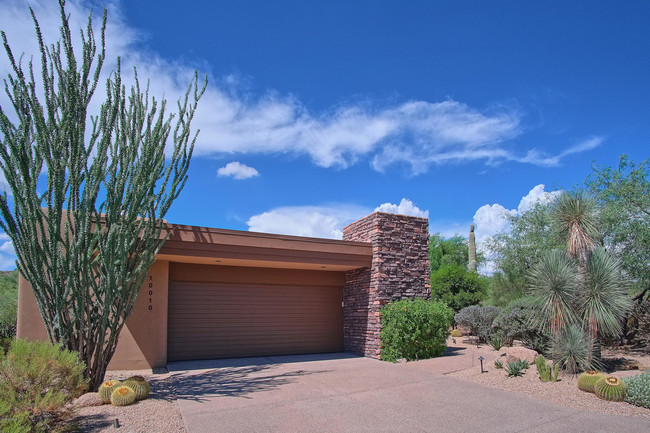 Building Photo - 10010 E Taos Dr