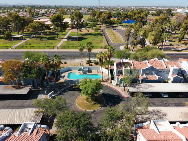 Building Photo - 280 S Elizabeth Way