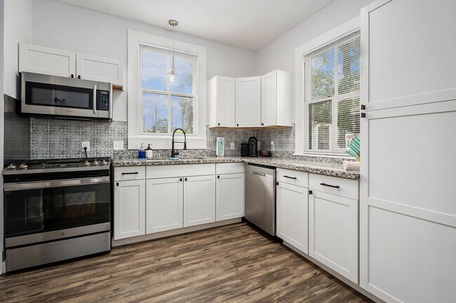 Building Photo - 2015 37th St