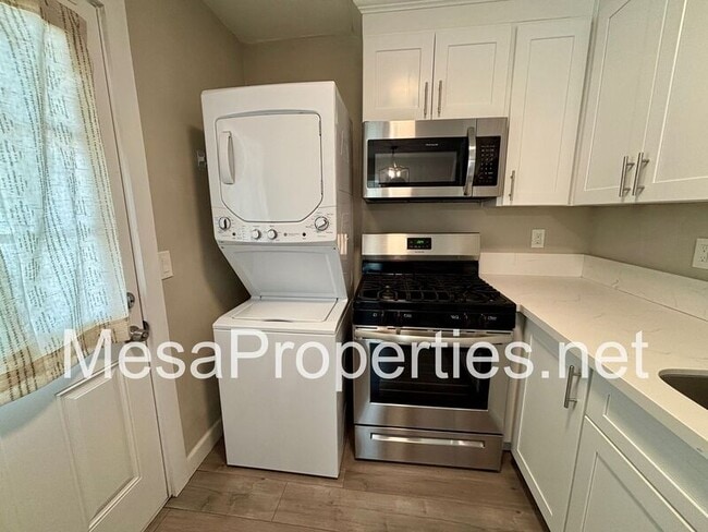 Building Photo - 762 S Currier St