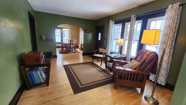 Building Photo - 4-Bedroom, 2 Bathroom Easthill Home with Bonus Room, Finished Lower Level, and Garage