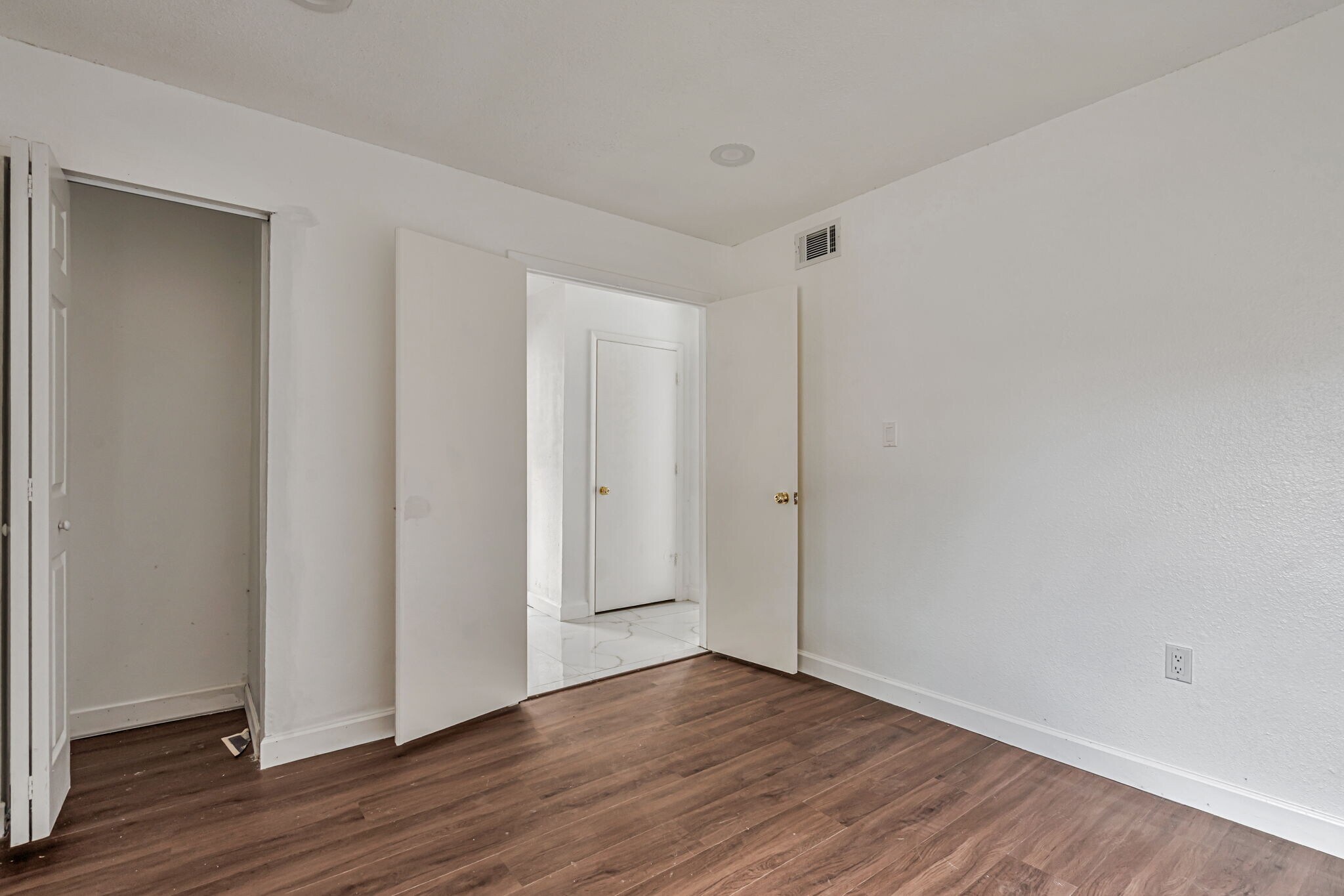 Building Photo - 2066 San Marino Way N