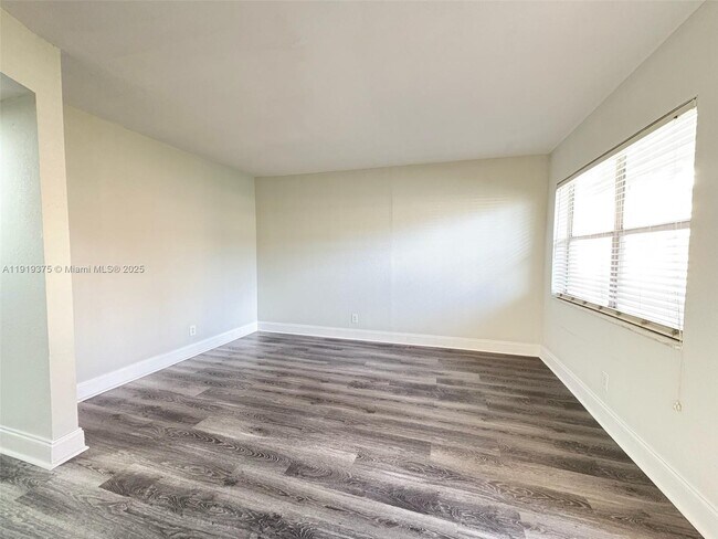 Building Photo - 101 NE 41st St