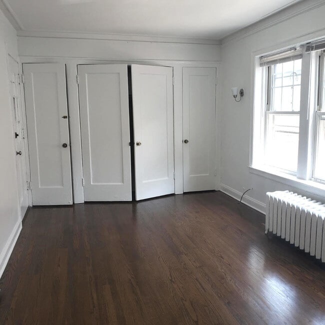 Building Photo - 1064 W Thorndale Ave