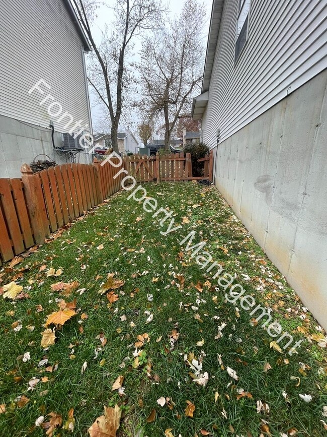 Building Photo - 2116 Doe Run Dr